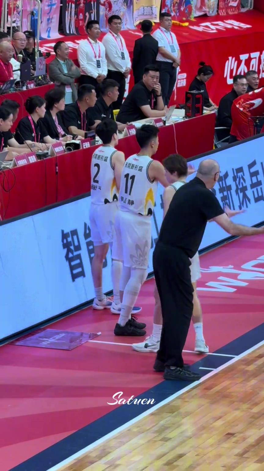 無(wú)奈的一家三口！絕望的教練，氣瘋了的皮總！