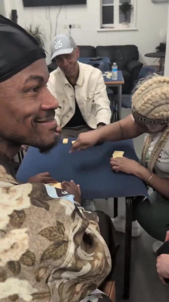 想找到巴特勒很簡單，因為他不在籃球場，就在棋牌室