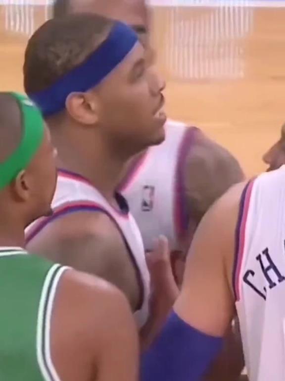 社會瓜！當(dāng)年安東尼與加內(nèi)特發(fā)生沖突，賽后瓜哥帶人堵綠軍大巴